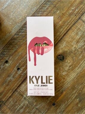 Kylie Cosmetics Velvet Liquid Lipstick & Lip Liner - Rose Pink with Gold Logo
